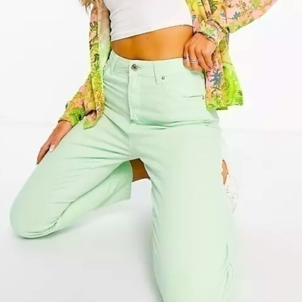 Spring forward with Stradivarius ASOS mint green salad 🥗 color mom jeans NWT